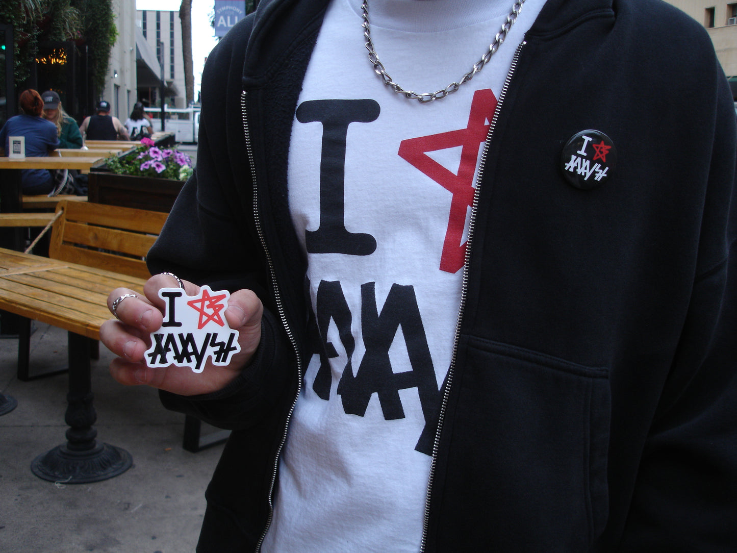 "I star analyst" tee