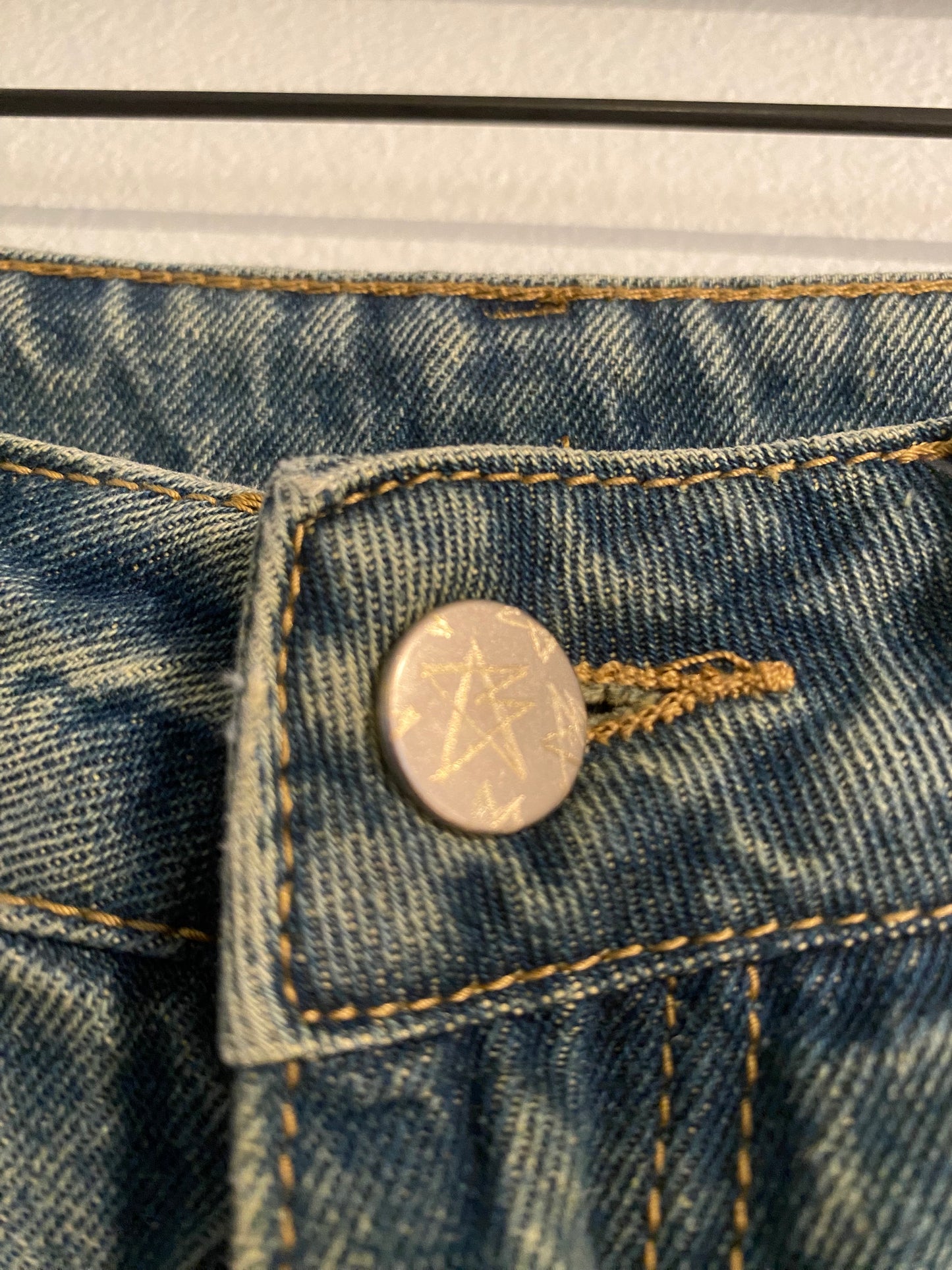 "stars=bugs" jeans
