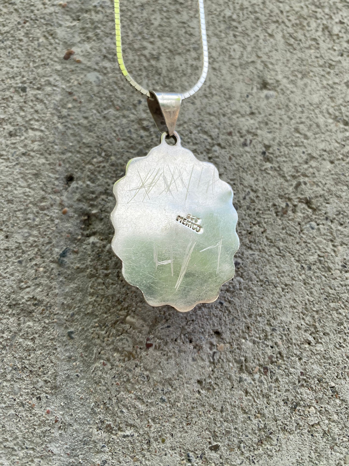 "pale" necklace