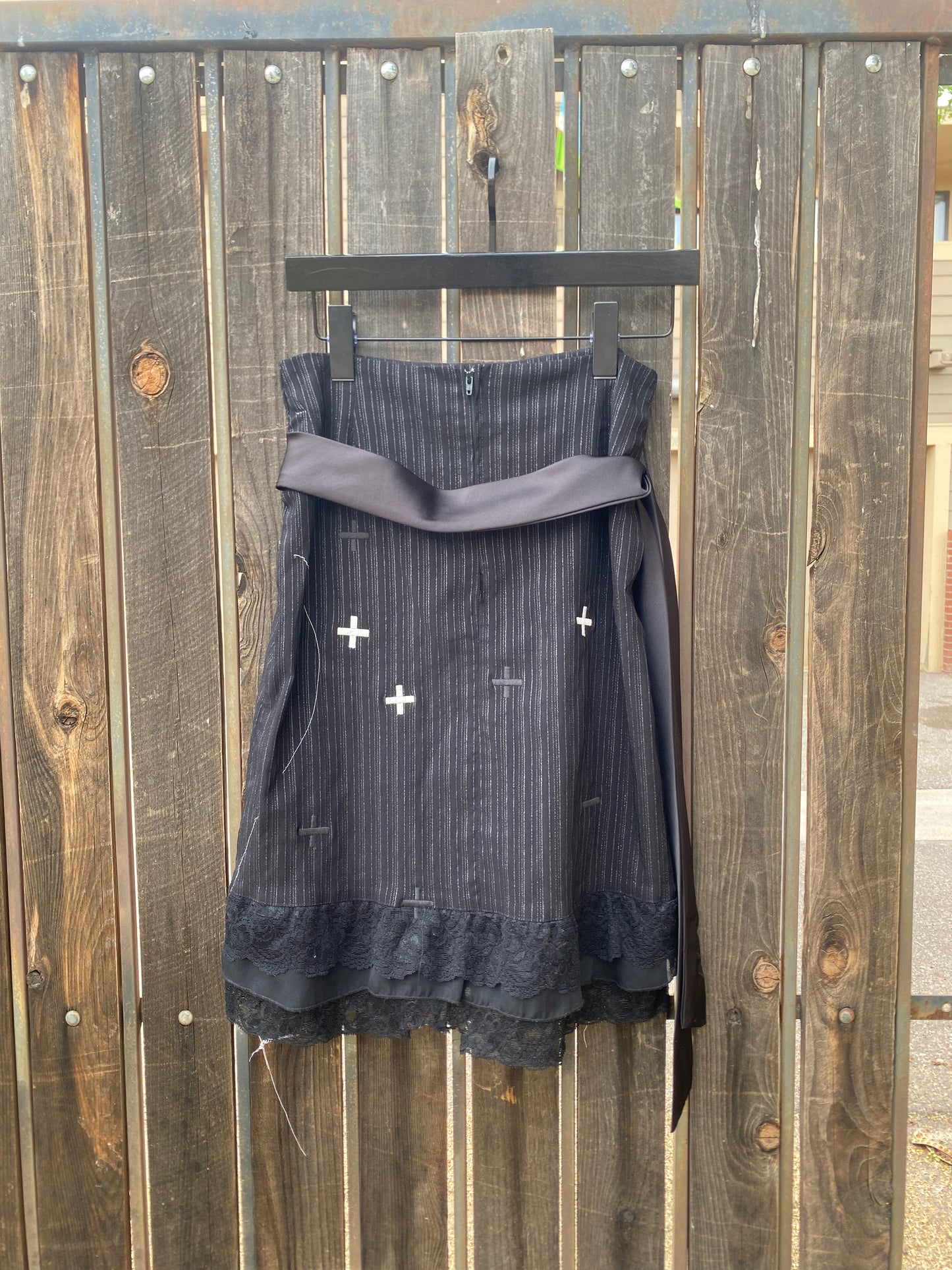 "tapped in" skirt (s)