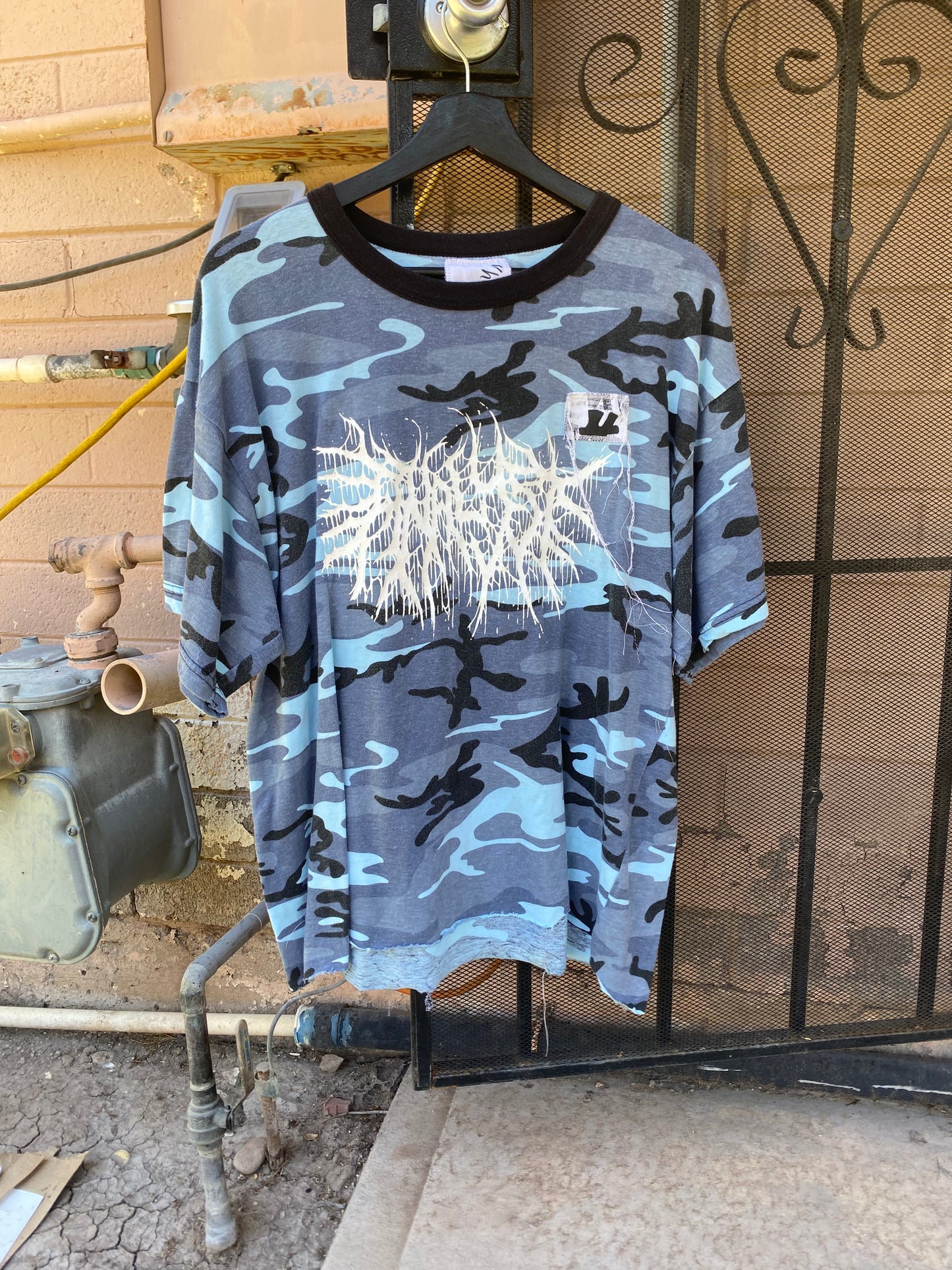 "hustle" tee (xl)