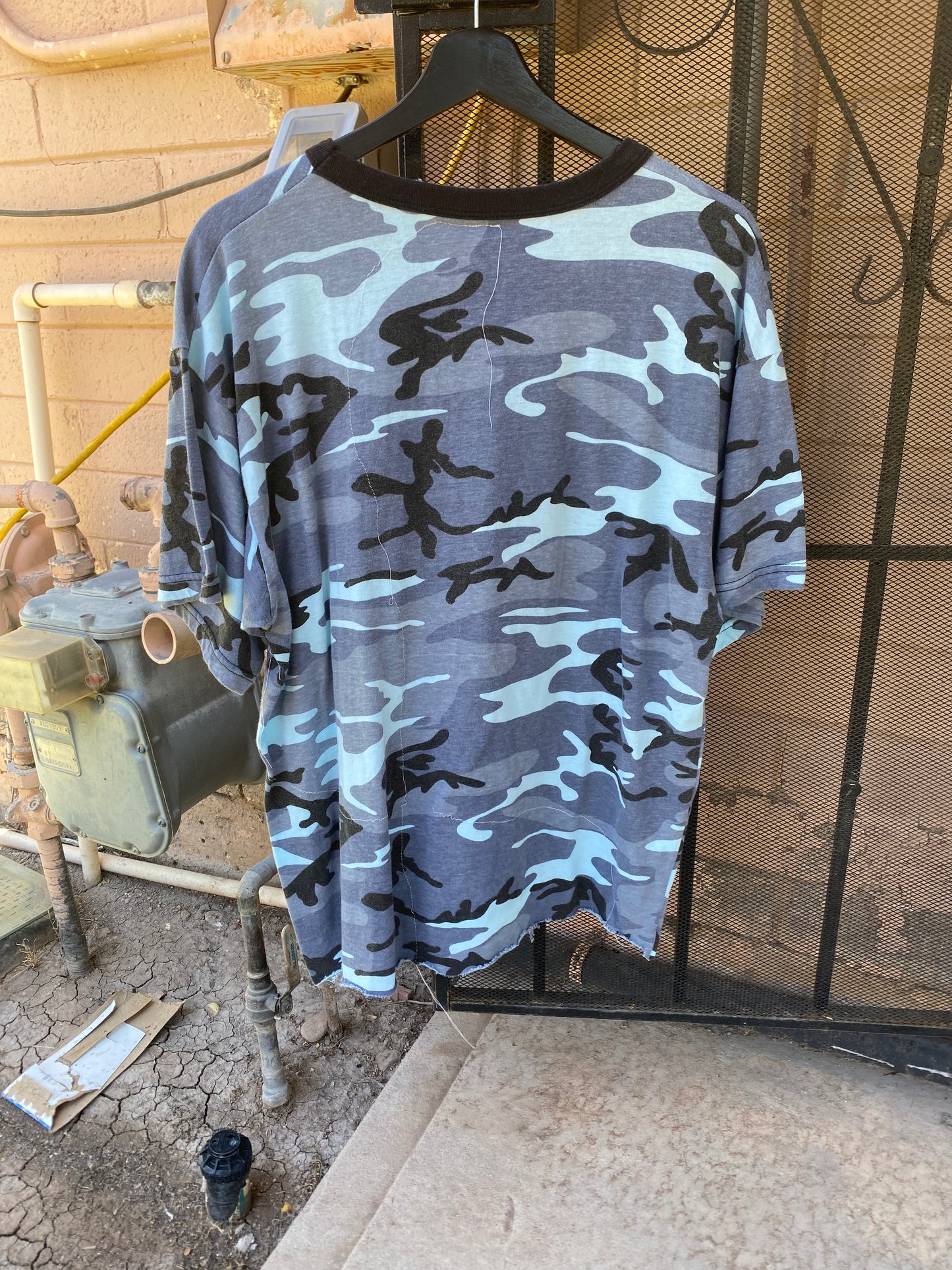 "hustle" tee (xl)